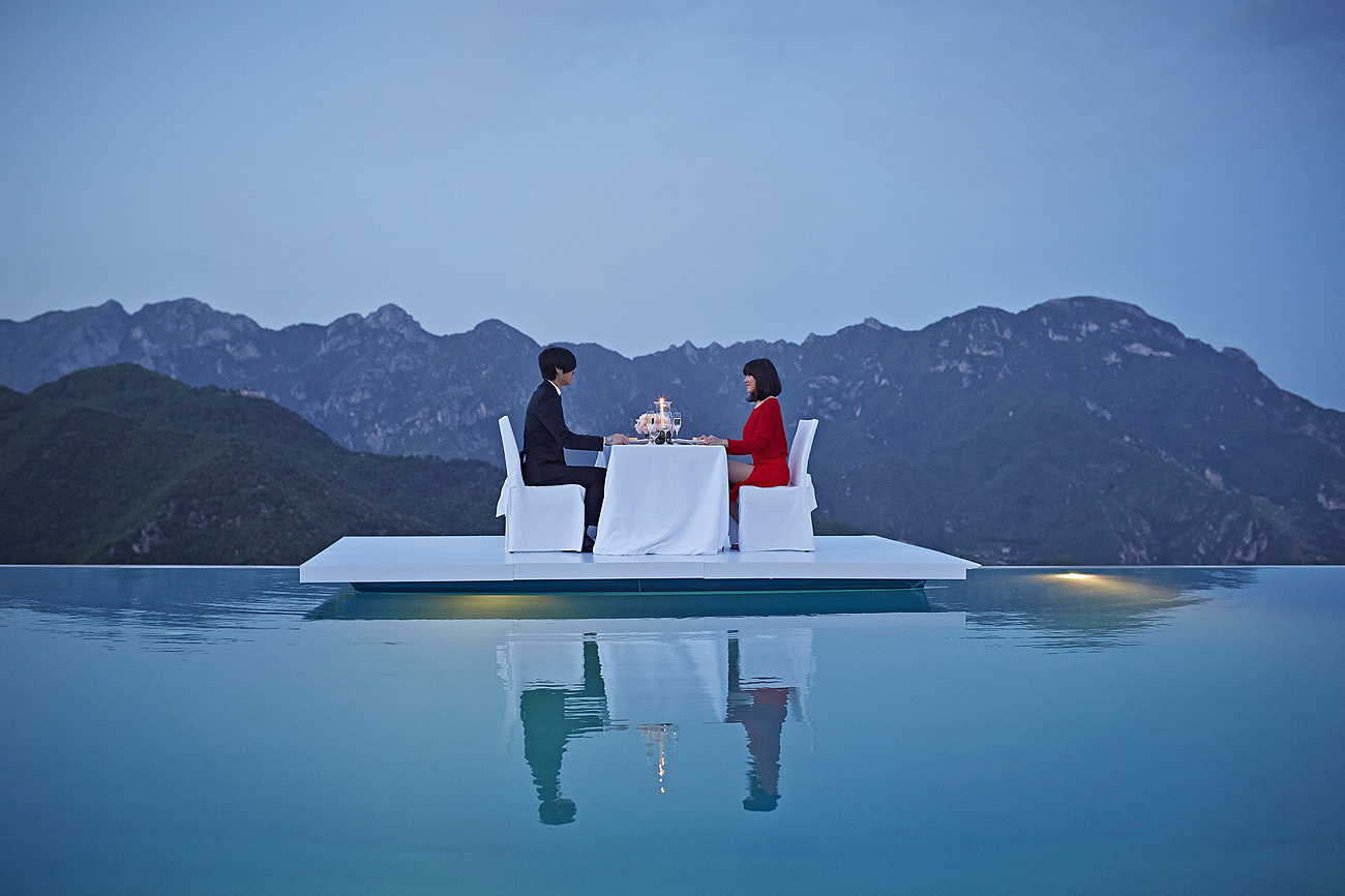 Una terraza sobre el Mediterrneo. As es la piscina infinity del 
