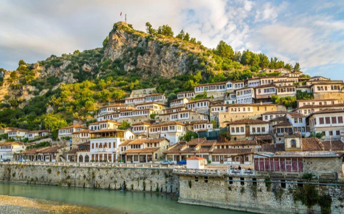 Vista del casco antiguo de Berat, una ciudad del sur del país.