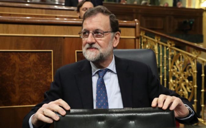El presidente del Gobierno, Mariano Rajoy, a su llegada al Congreso.