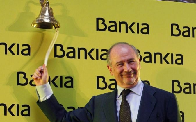 El expresidente de Bankia, Rodrigo Rato, en 2011, durante el toque de...
