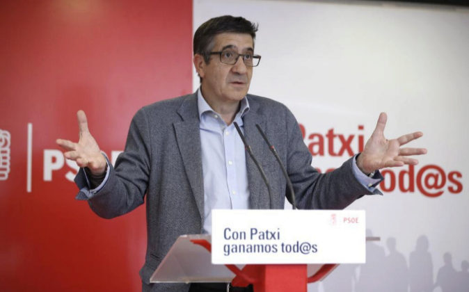 El exlehendakari y candidato a las primarias del PSOE, Patxi López,...