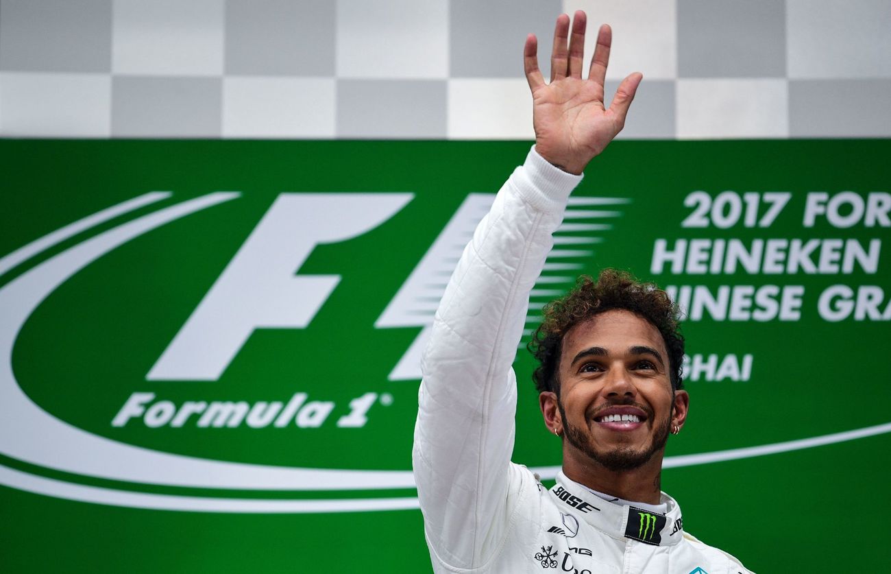 El piloto inglés de Fórmula 1 Lewis Hamilton cierra la lista de los...