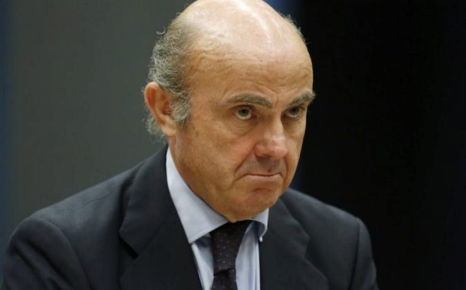 El ministro español de Economía, Luis de Guindos, al inicio de la...