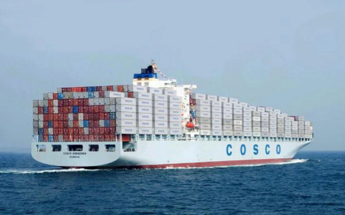 Barco de mercancías de la china Cosco.