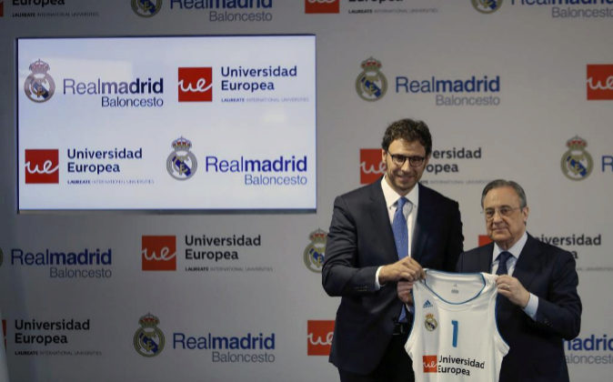 Florentino Pérez, presidente del Real Madrid, junto a Conrado...