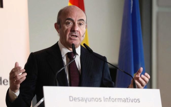 El ministro de Economía, Industria y Competitividad, Luis de Guindos,...