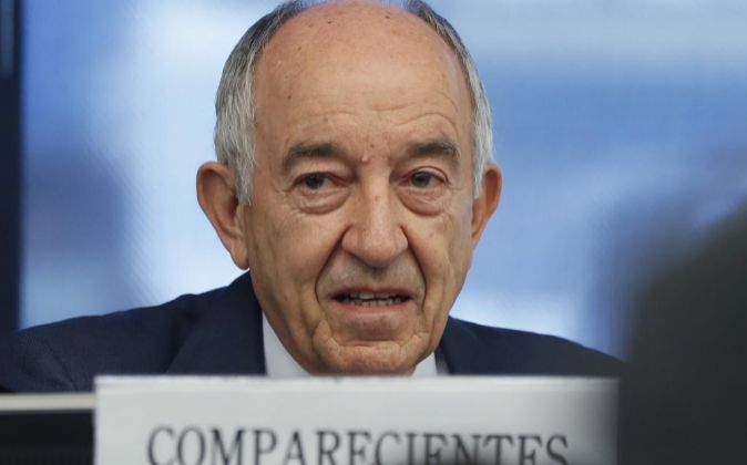El exgobernador del Banco de España Miguel Ángel Fernández...