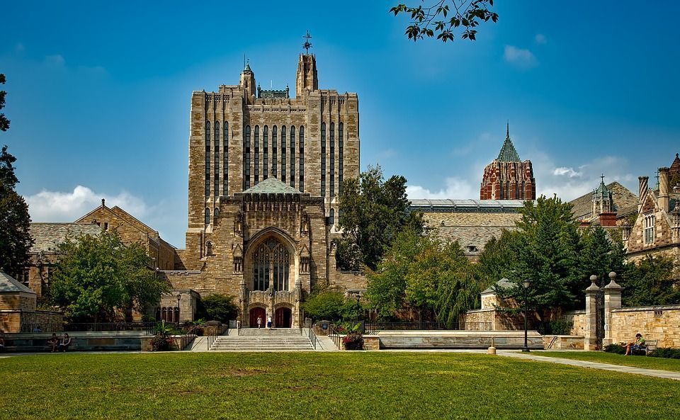 10. Universidad Yale