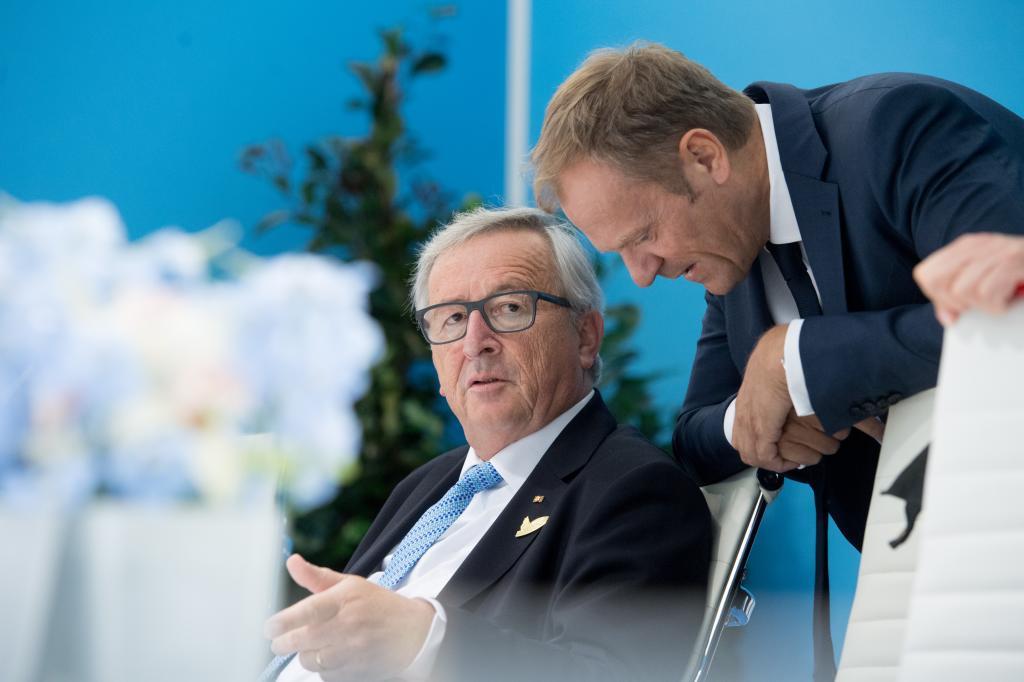Jean-Claude Juncker, presidente de la Comisión Europea, y Donald...