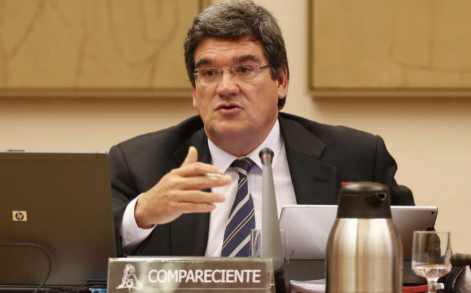 Jose Luis Escriba, presidente de Airef, durante una comparecencia en...