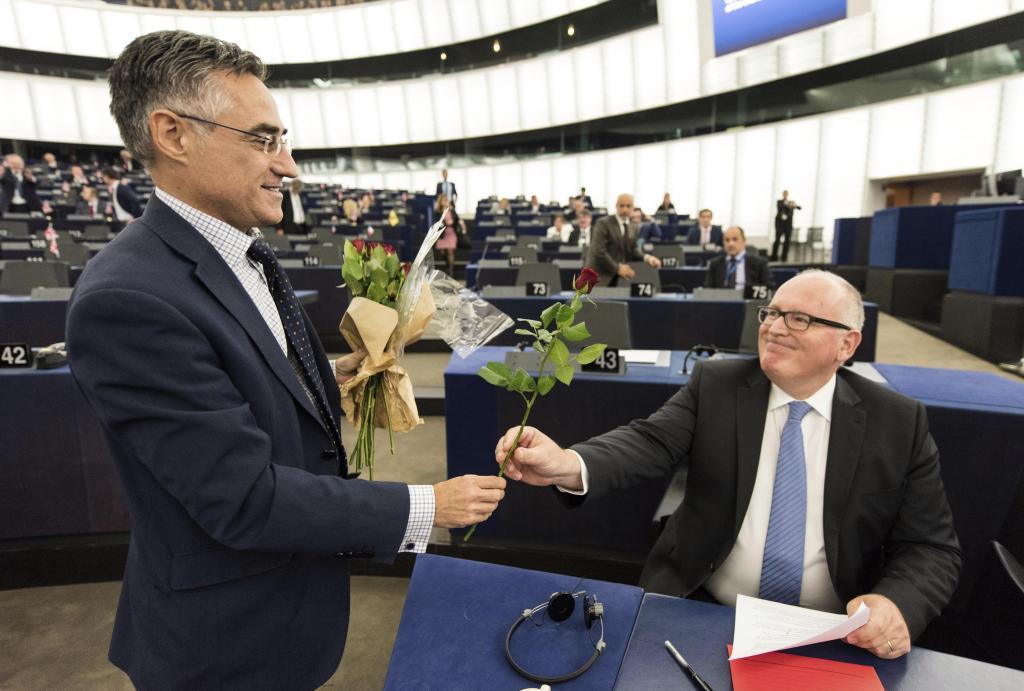 El diputado del PDeCAT en el Parlamento Europeo, Ramon Tremosa (i),...