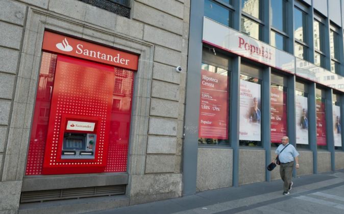 Sucursales de Banco Santander y Banco Popular.