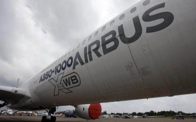 Airbus A350-1000 XWB.
