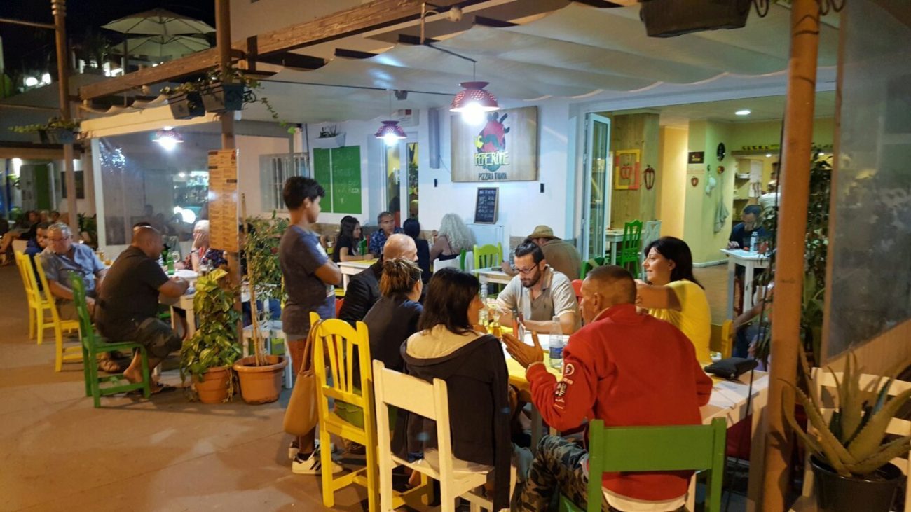 9 Pizzería Peperone, Corralejo, Fuerteventura Directivos/estilo