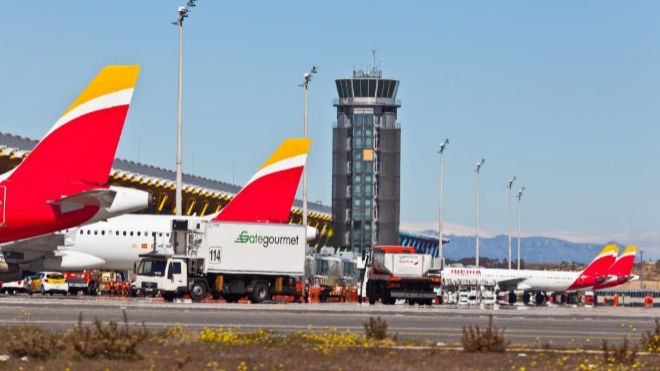 Aviones de Iberia en el Aeropuerto de Madrid-Barajas Adolfo Surez.