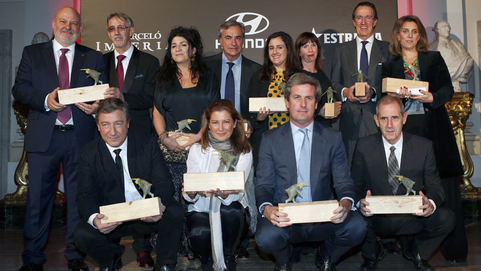 Foto de familia de todos los premiados por Fuera de Serie en los...