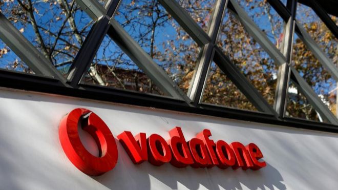 Logo de Vodafone en una tienda de la compaa.