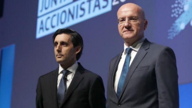 Jos Mara lvarez-Pallete (izquierda), presidente ejecutivo de...