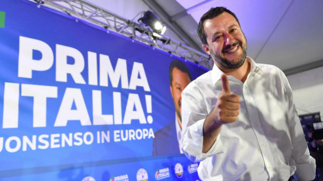El vicepresidente italiano, Matteo Salvini, en la madrugada de ayer.