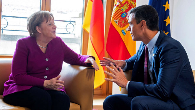 Angela Merkel y Pedro Sánchez, ayer en Bruselas.