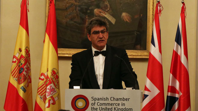 José Antonio Álvarez, consejero delegado de Santander, anoche, en...