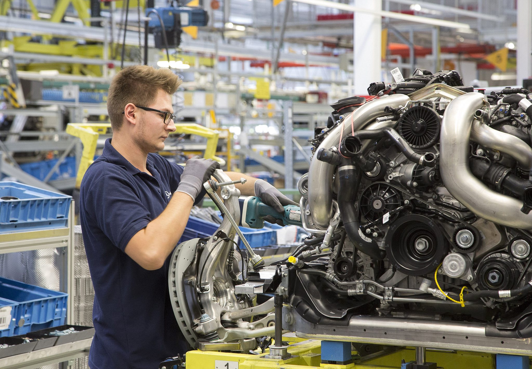 La industria de la eurozona entra en recesión lastrada por Alemania y Francia