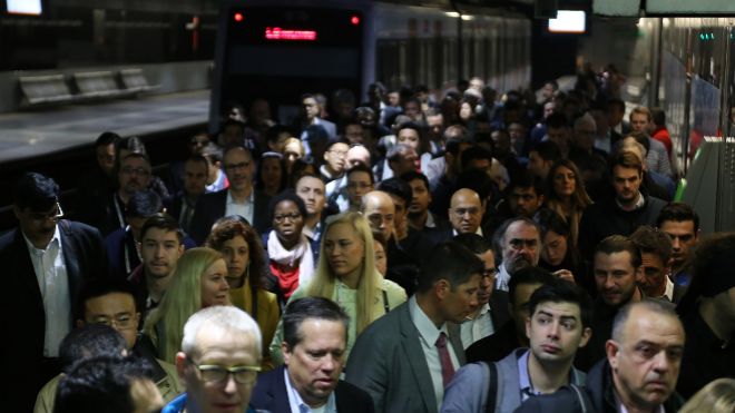 Huelgas en el Metro de Madrid, EMT y gasolineras coincidiendo con la Cumbre  del Clima | Economía