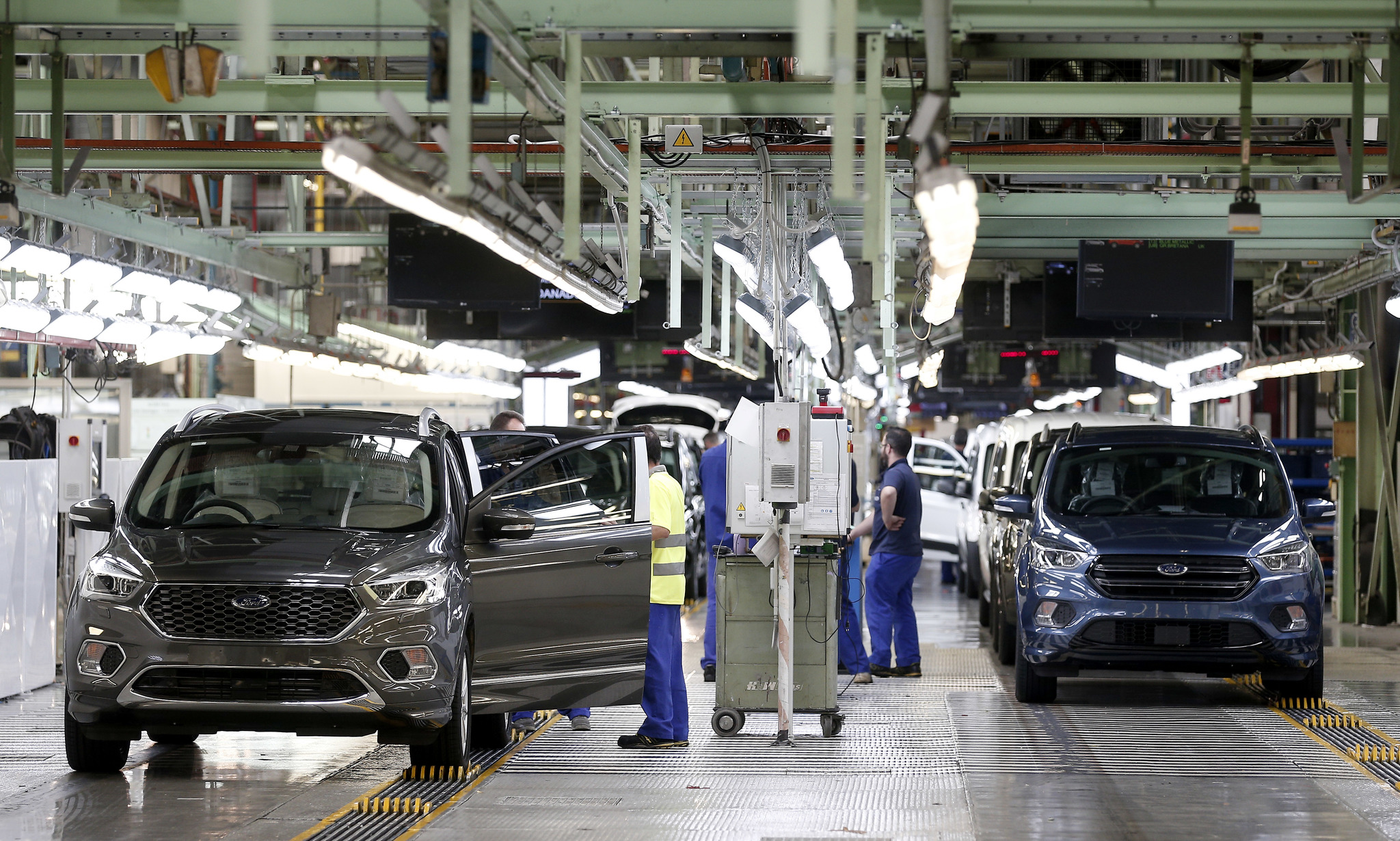 Ford convoca a los sindicatos de Almussafes para alargar el acuerdo de electrificación de 2022