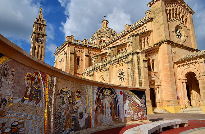 Día 2. 16.00h. Mosaicos de la Basílica de la Virgen de TaPinu, en Gozo.