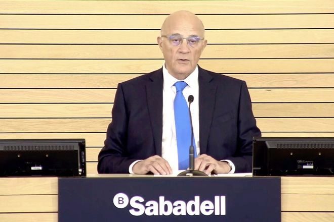 Josep Oliu es el presidente de Banco Sabadell.
