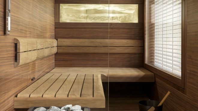 El edificio también incluye un spa con sauna.