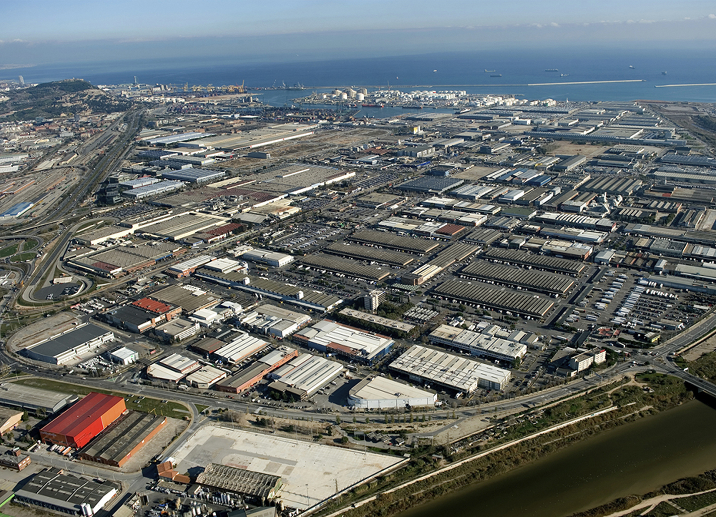 Barcelona reforma la normativa de cocinas industriales y logística