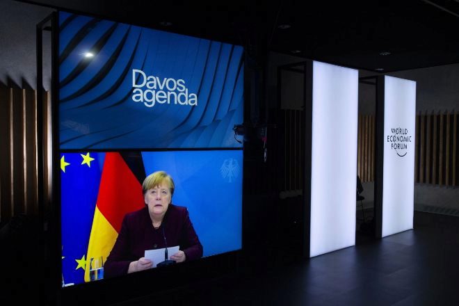 La canciller alemana, Angela Merkel, durante su intervención a distancia en el Foro de Davos de este año.