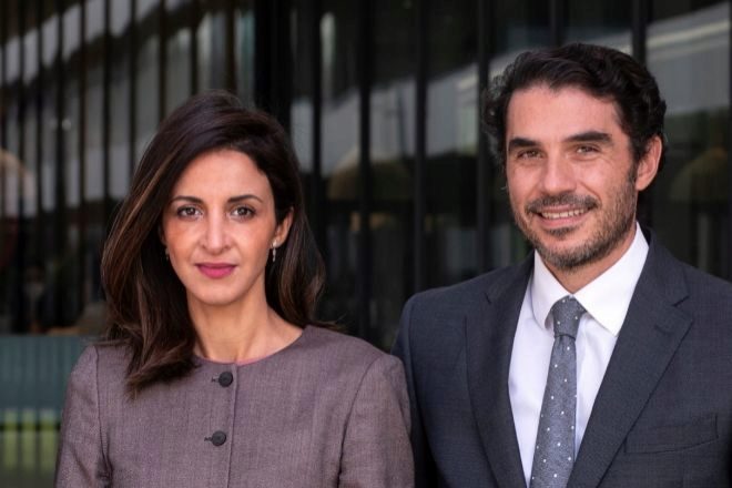 Wafaa Ermilate, directora de Financiacin de Energa e Infraestructuras de ING Iberia, y Jess Garrido, director de Mercados de Deuda de ING Iberia.