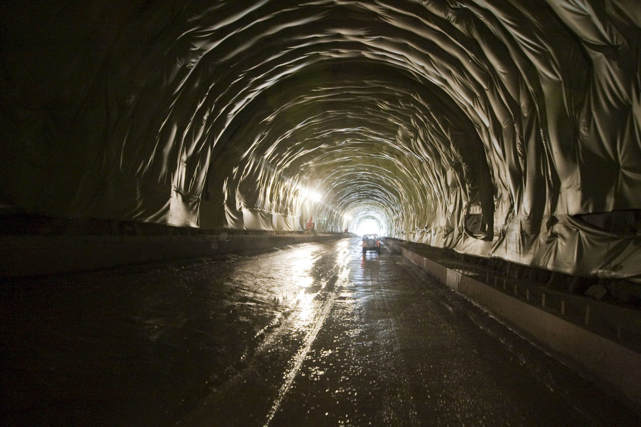 Vista del interior del túnel de Luko, en las obras de la red ferroviaria  de alta velocidad  que unirá Vitoria, Bilbao y San Sebastián, conocida como 'Y vasca'.