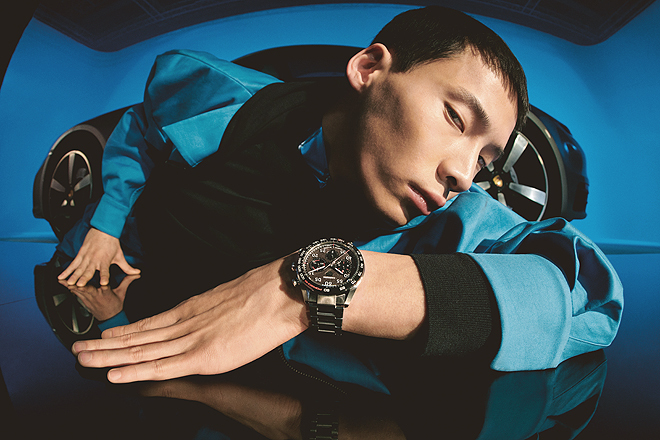 Montaje publicitario para anunciar el primer reloj de la alianza TAG Heuer y Porsche. 