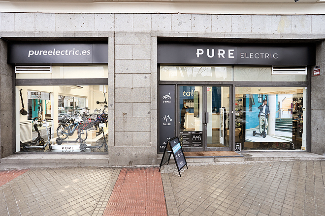 La tienda de Pure Electric en Madrid es la segunda de la marca fuera de Reino Unido y la primera en España. En unas semanas abrirán también en Valencia. 