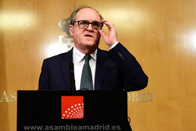 El portavoz del PSOE en la Asamblea de Madrid, Ángel Gabilondo, ayer durante la rueda de prensa en Madrid.