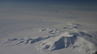 Glaciares en la Antártida vistos por la misión de la NASA...