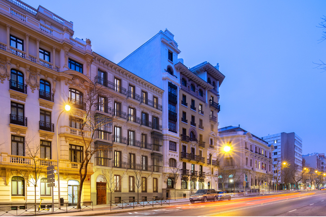 Rehabilitaciones integrales que mantienen la fachada como en el caso de Santa Engracia 3, en esta imagen, una promoción de Dazia Capital Real Estate.