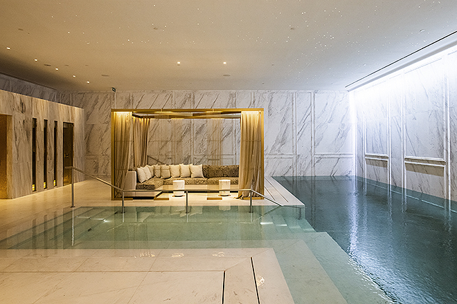 La piscina del spa, un espacio con los tratamientos de The Beauty Concept.