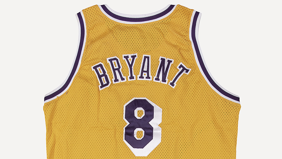 Extranjero Volverse ~ lado Una camiseta de Kobe Bryant, vendida por tres millones de euros | Personajes