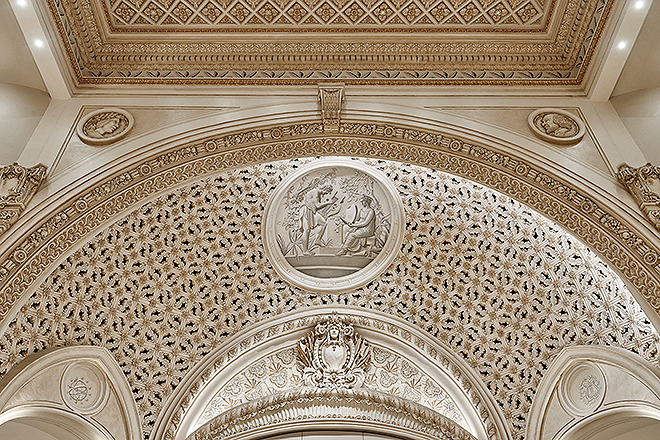Uno de los detalles de la decoración, encargados exprofeso para la renovación, que simboliza la intersección entre las artes y la tecnología.