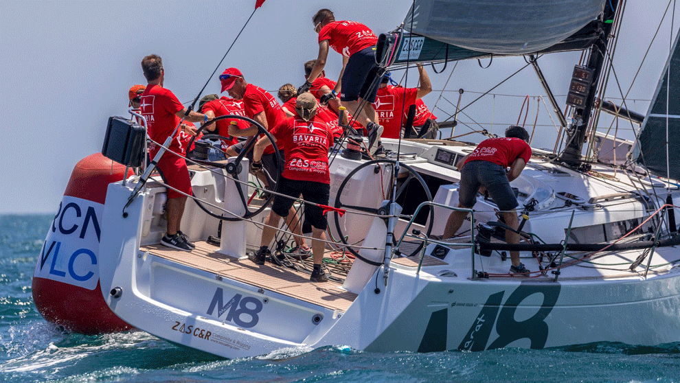 La tripulación del M8 navegando en la primera jornada del Trofeo SM...