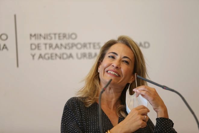 La nueva ministra de Transportes, Movilidad y Agenda Urbana, Raquel Sánchez, en la toma de posesión.