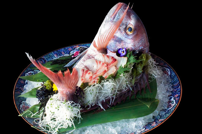 Uno de los platos a base de pescado fresco del japons Kabuki Raw alojado en Finca Cortesn.