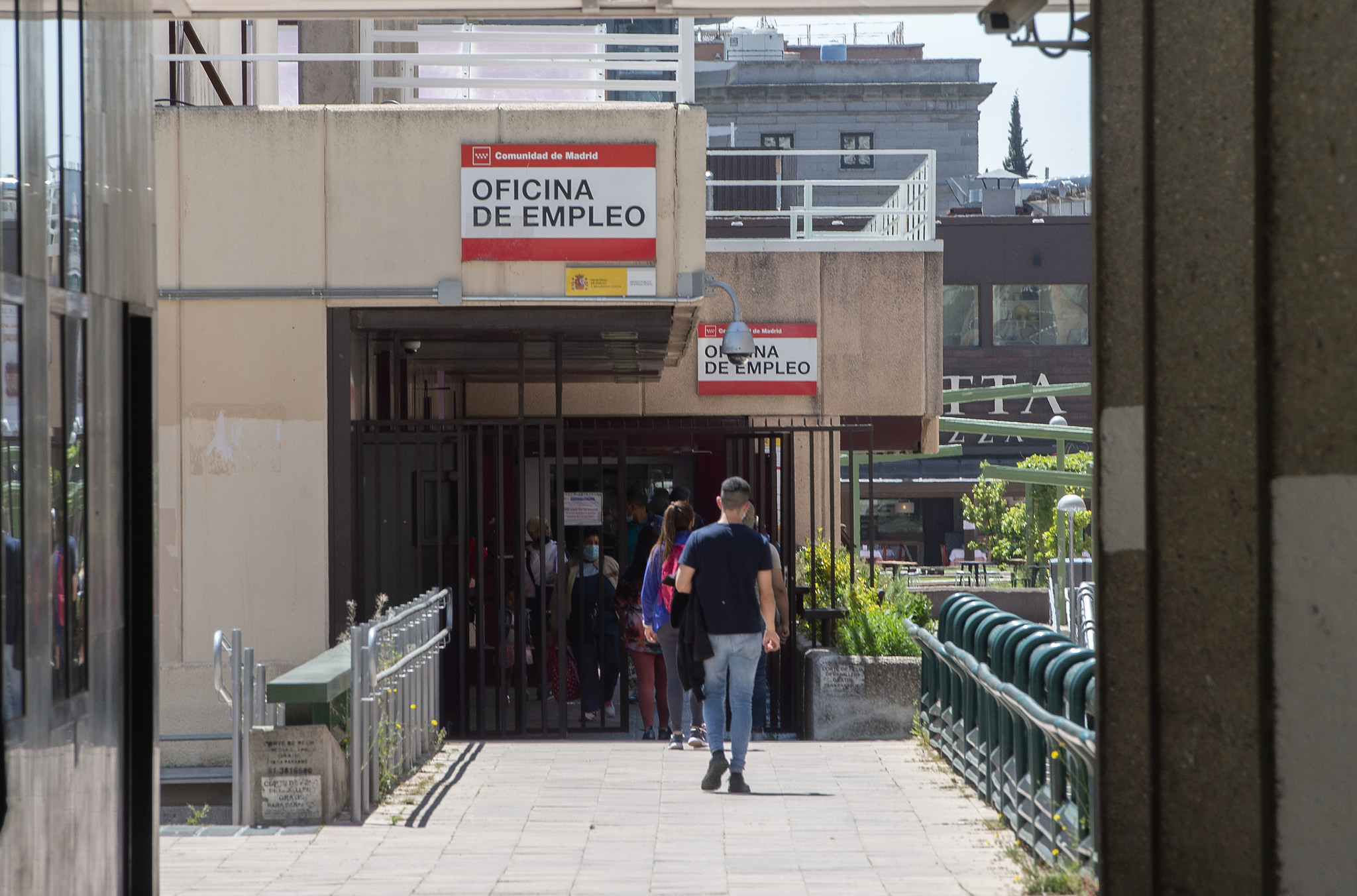 El paro baja en 62.668 personas en abril y la creación de empleo alcanza un nuevo récord