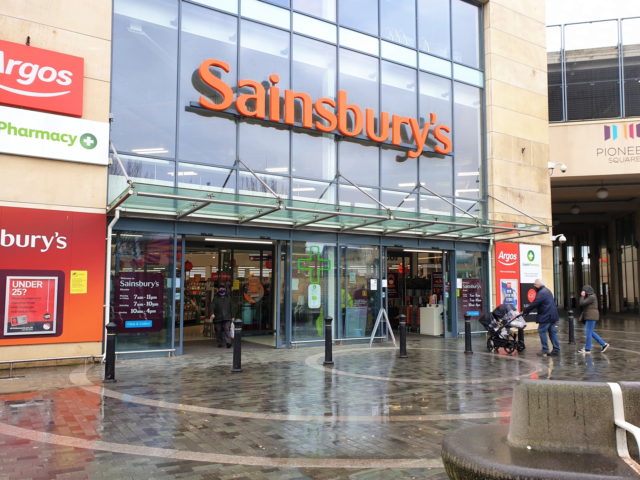 Sainsbury's mantuvo negociaciones de fusiÃ³n con su rival Morrisons