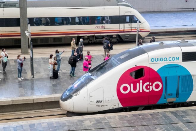 Los andenes de la Estación Delicias de Zaragoza reciben el pasado 10 de mayo el primer tren de Ouigo.