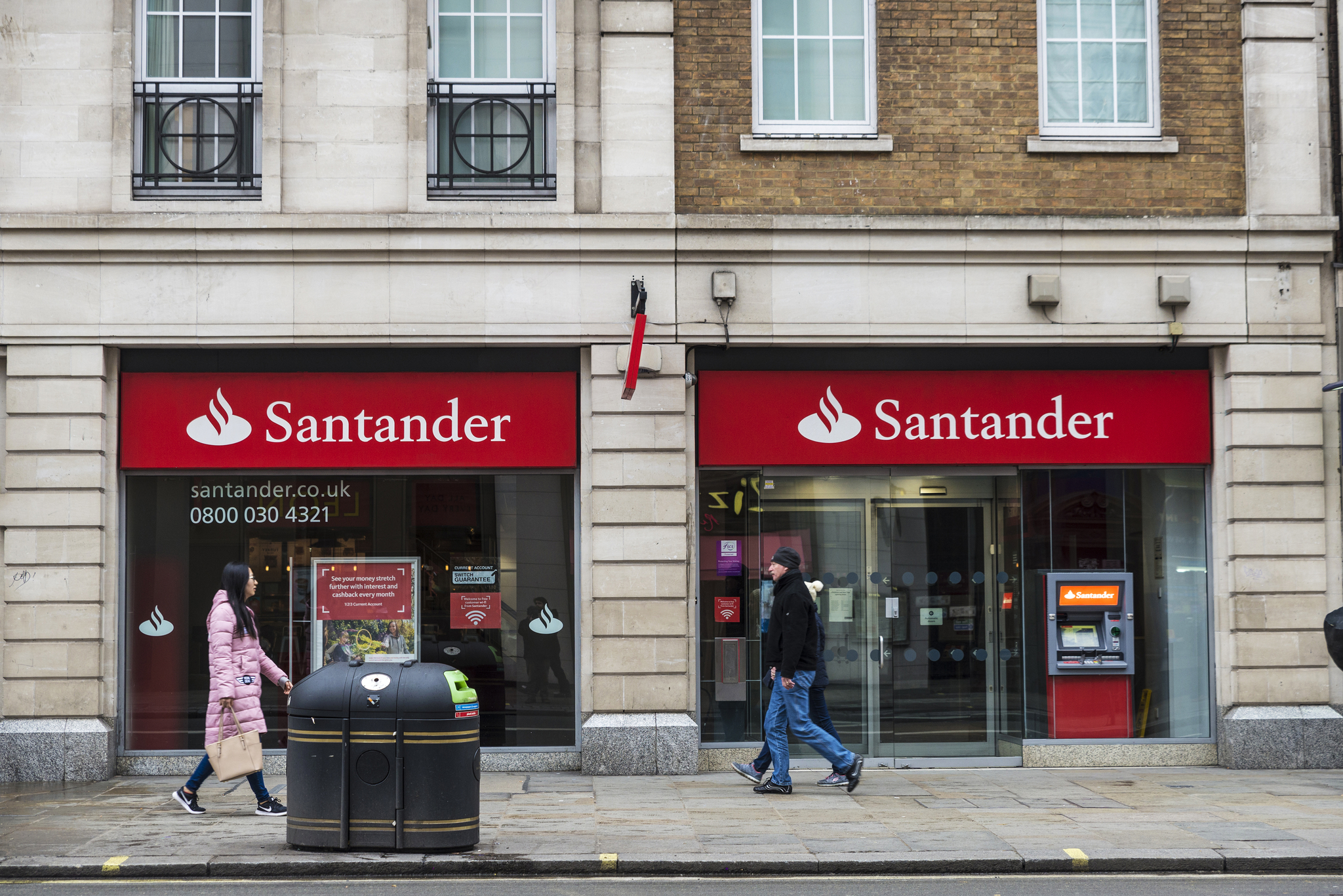 Oficina de Banco Santander en Londres.